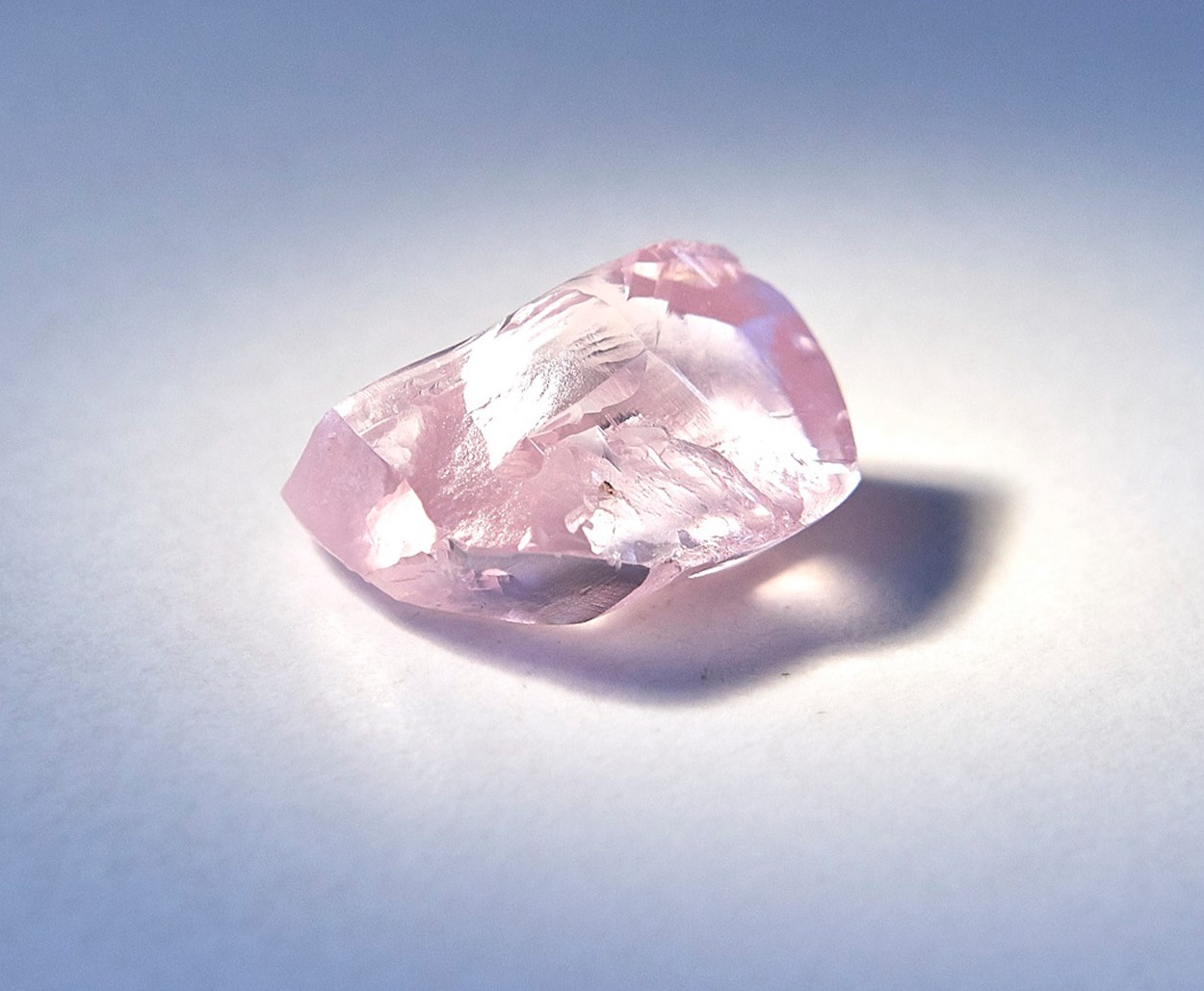 Alrosa’s 27.85 carat pink diamond