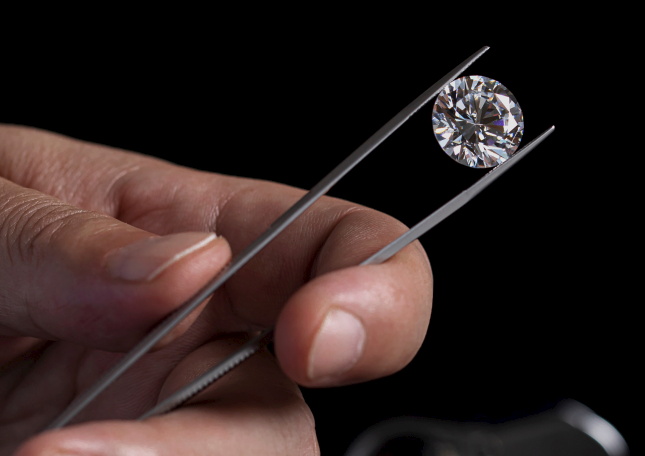 lab-grown diamond (LGD) jewellery brand, Lightbox