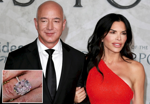 Jeff Bezos wed Lauren Sanchez in Venice