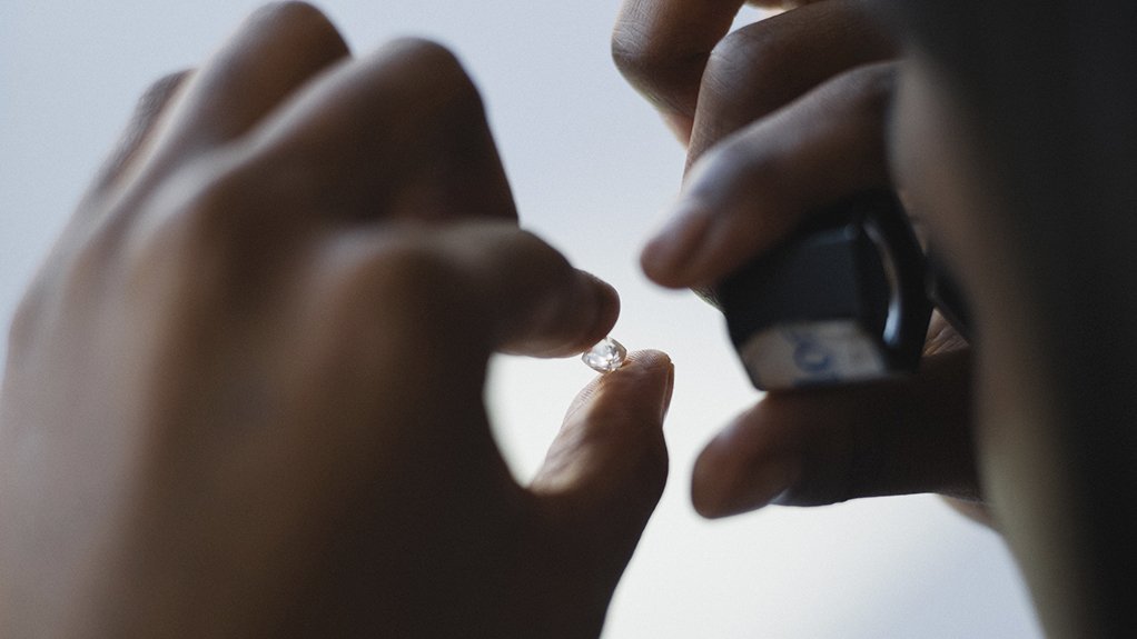 Anglo flags third De Beers writedown