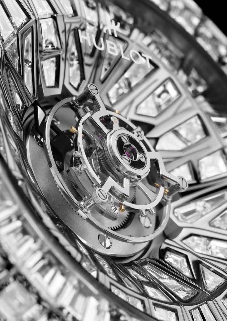 Encased in polished 18K white gold, the 45mm timepiece is powered by the hand-wound HUB9015 calibre, delivering an impressive 120-hour power reserve.