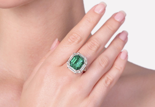 9.22-carat no-oil Colombian emerald and diamond ring