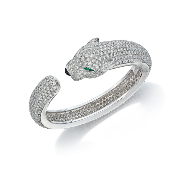 Consumers are switching from gold to platinum as the price gap between the metals widens, according to a report published today (15 April) by the Platinum Guild International (PGI).