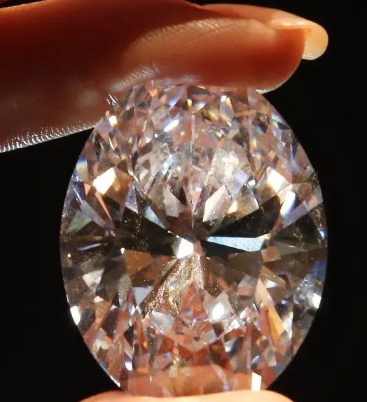 The Magnificent Oval Diamond The Magnificent Oval Diamond
