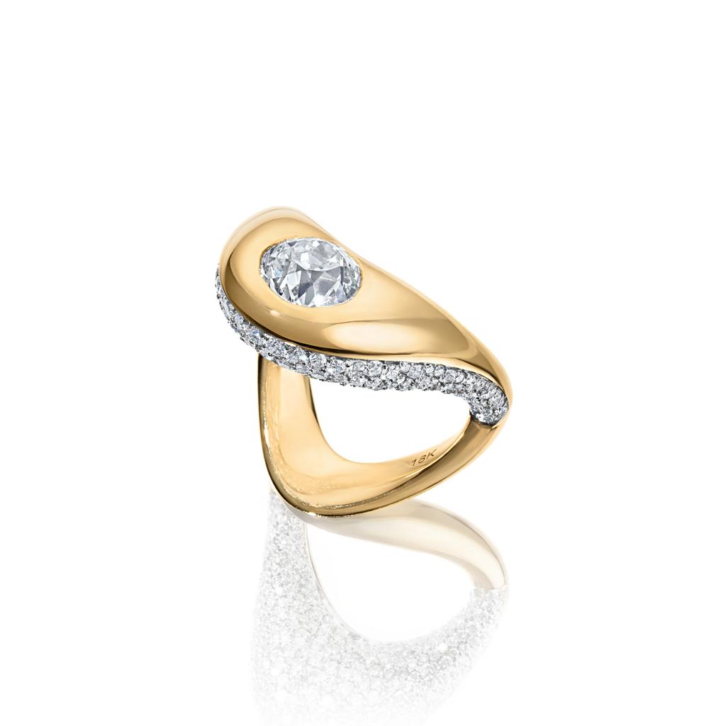 The Rise of Sculptural Diamond Rings: Why Curves Are Replacing Straight Lines The Rise of Sculptural Diamond Rings: Why Curves Are Replacing Straight Lines