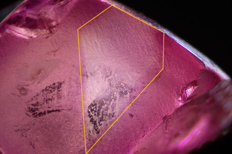 An uneven color distribution is observed under visible light