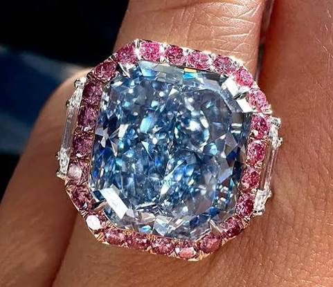 Few diamonds capture the imagination quite like a natural Fancy Vivid blue diamond. In 2023, one of the most remarkable examples in recent years the 11.28-carat Infinite Blue attracted worldwide attention when Sotheby’s Hong Kong offered it as a single-lot auction.