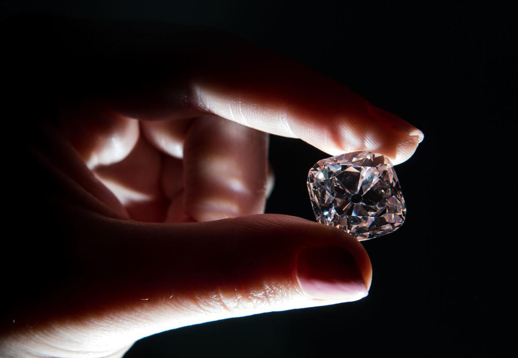 Le Grand Mazarin — A Diamond That Bought a Man’s Life Le Grand Mazarin